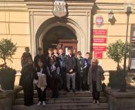 Uczniowie podczas projektu