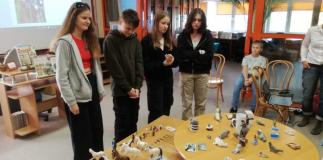 Uczniowie podczas debaty