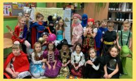 zdjęcie uczniów podczas balu karnawałowego 2023