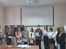 Uczniowie z nagrodami