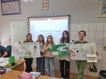 Uczniowie podczas lekcji o Św. Patryku