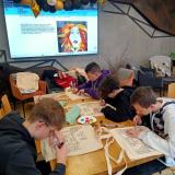 Uczniowie podczas zajęć