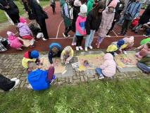 Uczestnicy eko-biegu podczas zajęć