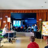 Uczniowie podczas realizacji projektu.