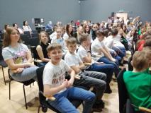 Uczniowie podczas występów