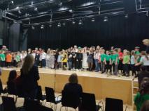 Uczniowie podczas występów