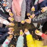 zdjęcie uczniów podczas wycieczki do Grodowca