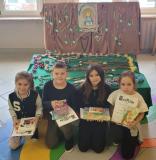 zdjęcie uczestników konkursu "Różaniec dla Maryi"