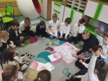 zdjęcie uczniów klasy 1c podczas zajęć