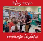 zdjęcie uczniów podczas warsztatów z pierwszej pomocy