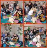 zdjęcie uczniów podczas warsztatów z pierwszej pomocy