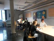 Uczniowie podczas realizacji projektu.