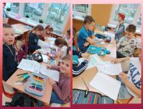 zdjęcie uczniów podczas międzynarodowego dnia języka ojczystego