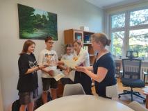 Wręczanie nagród uczniom