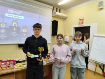 Uczniowie podczas realizacji projektu o loiczbie Pi